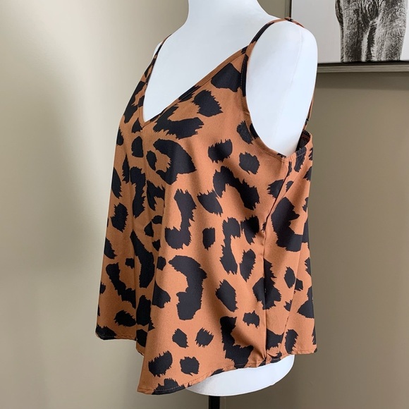 NWOT Emery Rose Cropped Camisole - Picture 2 of 7